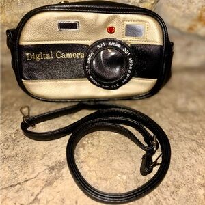 UNBRANDED Digital Camera Style Black Cream Gold Novelty Bag 7.5”x3.5”x5.5”